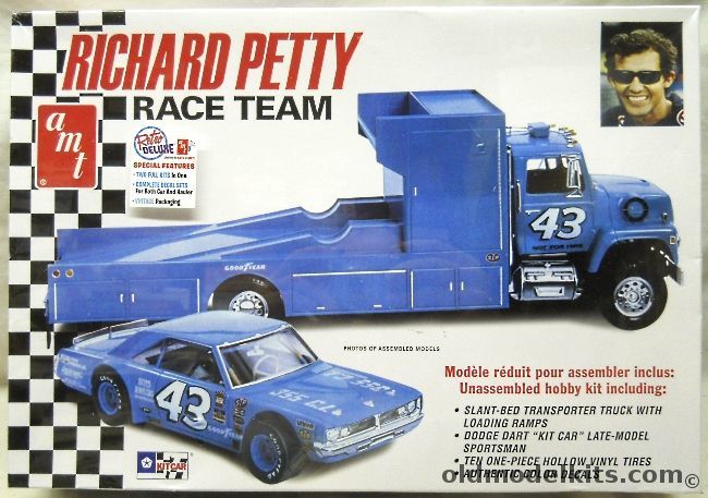 AMT 1/25 Richard Petty Race Team Slant-Bed Transporter Truck With Dodge Dart Race Car, AMT1072 plastic model kit