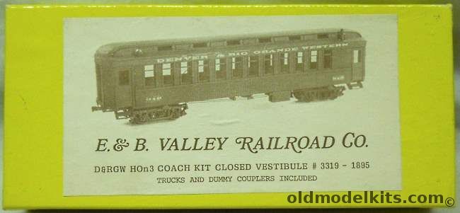 E&B Valley Railroad Co 1/87 D&RGW 319 Coach Closed Vestibule With Trucks HOn3 Narrow Gauge, 3319 plastic model kit