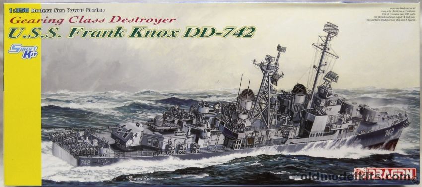 Dragon 1/350 USS Frank Knox DD-742 Gearing Class Destroyer - Smart Kit, 1045 plastic model kit