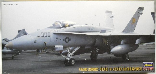 Hasegawa 1/72 F/A-18C Hornet Wings '94 Atsugi Independence - World Famous Golden Dragons VFA-192 April 1994 / Dambusters VFA-195 April 1994, DT112 plastic model kit