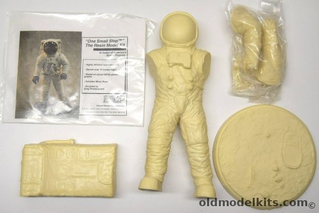 Michael Burnette Productions 1/5 One Small Step - Apollo Astronaut plastic model kit