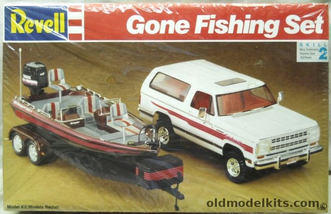 Revell 1/25 Gone Fishing Set With Dodge Ramcharger 4WD Ranger 363V Comanche Bass Boat And Trailer, 7242 plastic model kit