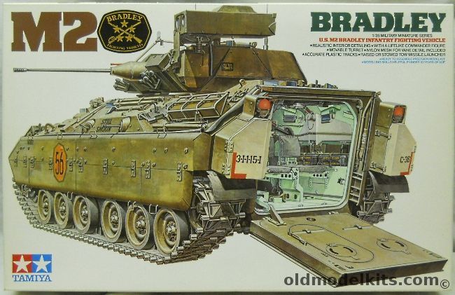 Tamiya 1/35 M2 Bradley Infantry Fighting Vehicle, 3632 plastic model kit