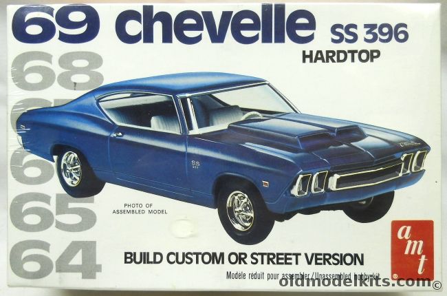 AMT 1/25 1969 Chevrolet Chevelle SS396 Hardtop - Street or Custom, 2212 plastic model kit