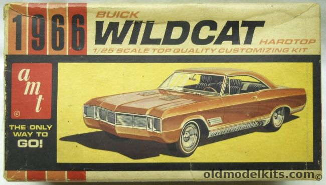 AMT 1/25 1966 Buick Wildcat  Hardtop - 3 in 1 Stock / Two Different Customs, 6526-150 plastic model kit