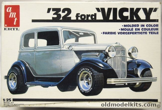 AMT 1/25 1932 Ford Victoria Vicky - Stock or Custom, 6573 plastic model kit