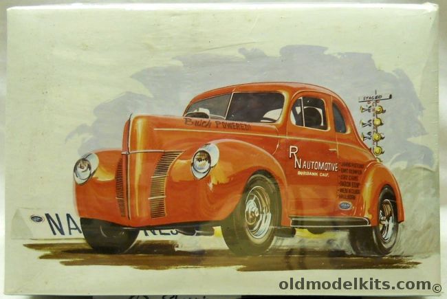 AMT 1/25 40 For Coupe With 33.3 RPM Record Inside - 1940 Ford Coupe ...