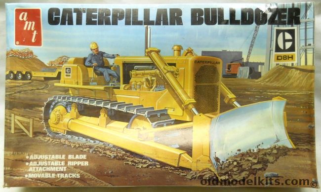 AMT 1/24 Caterpillar Bulldozer D8H, T818 plastic model kit
