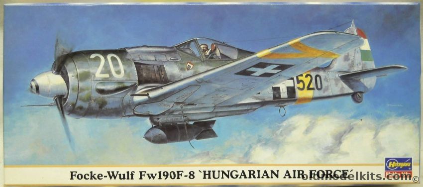 Hasegawa 1/72 Focke-Wulf Fw-190 F-8 Hungarian Air Force - With Decals For Two Different Aircraft - (Fw190F-8), 00390 plastic model kit