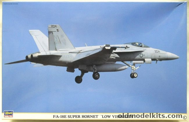 Hasegawa 1/48 F/A-18E Super Hornet Low Visibility - VFA-27 Royal Maces US Navy / VFA-14 Top Hatters, 09736 plastic model kit