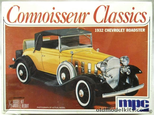 MPC 1/25 1932 Chevrolet Roadster - Connoisseur Classics Issue, 1-3106 plastic model kit