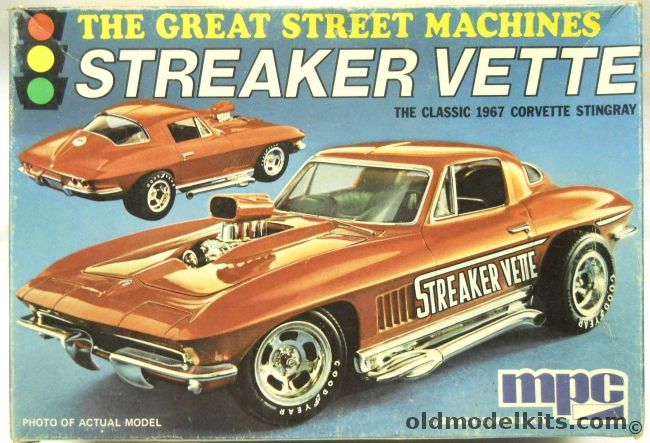 MPC 1/25 Streaker Vette - The Classic 1967 Chevrolet Corvette Stingray - The Great Street Machines, 1-3703 plastic model kit