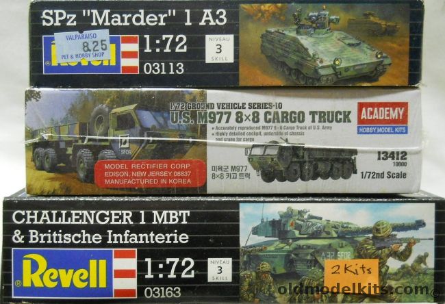 Revell 1/72 SPz Marder 1 A3 / TWO Challenger 1 Tanks With 96 British Infantry / Academy M997 8x8 Cargo Truck, 03113 plastic model kit