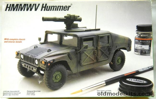 Testors 1/35 HMMWV Hummer M998 Series, 830 plastic model kit